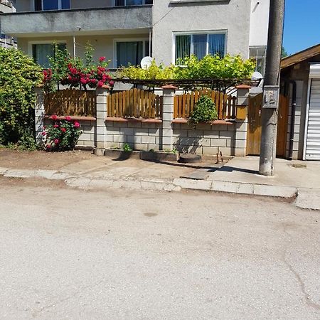 Къща За Гости Саня Hotel Kavarna Bagian luar foto