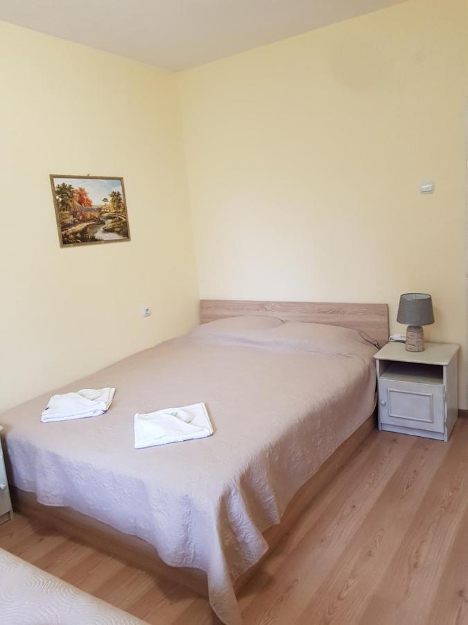 Къща За Гости Саня Hotel Kavarna Bagian luar foto
