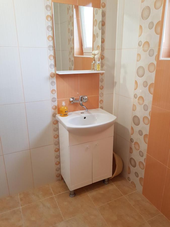 Къща За Гости Саня Hotel Kavarna Bagian luar foto