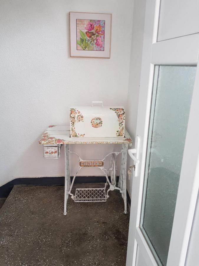Къща За Гости Саня Hotel Kavarna Bagian luar foto