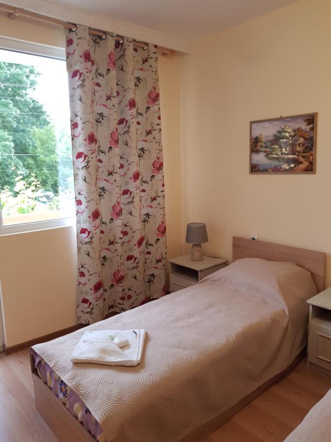 Къща За Гости Саня Hotel Kavarna Bagian luar foto
