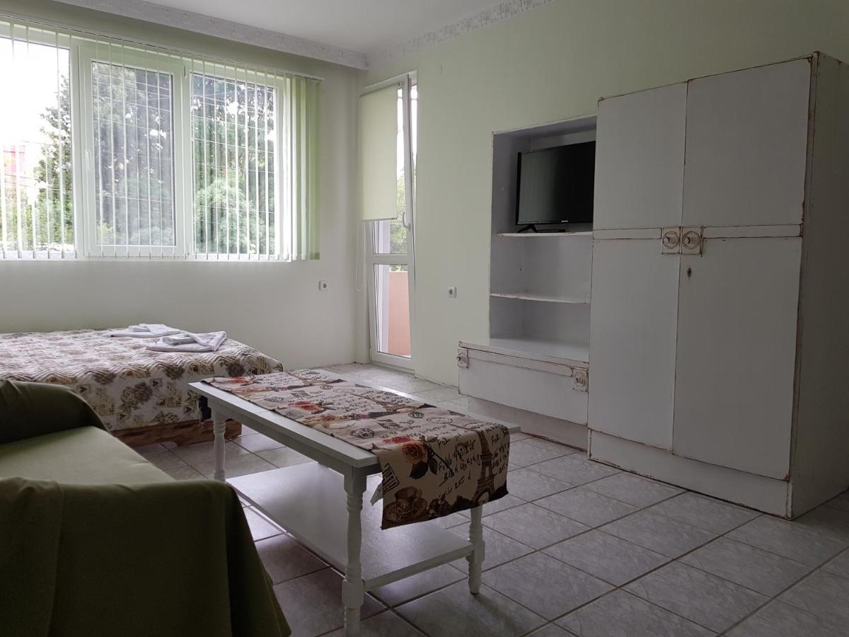 Къща За Гости Саня Hotel Kavarna Bagian luar foto