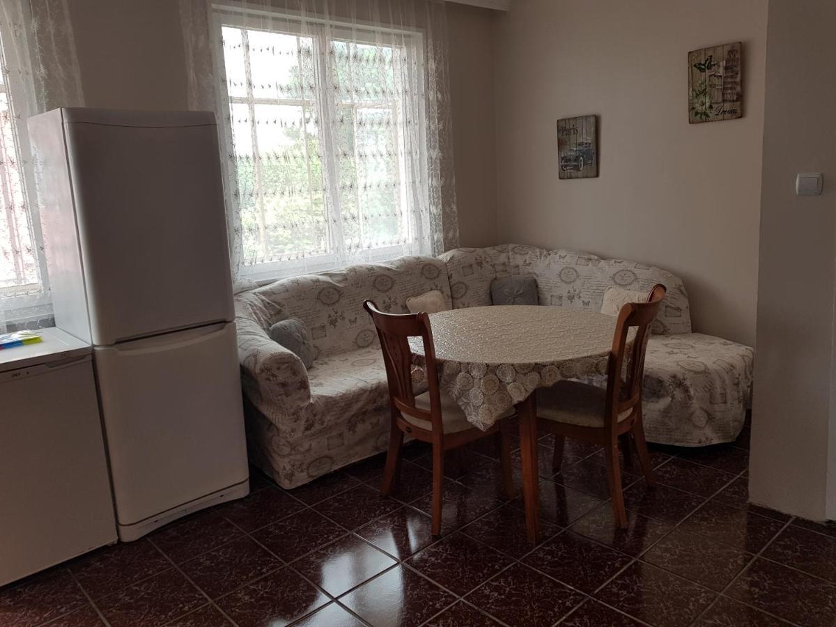 Къща За Гости Саня Hotel Kavarna Bagian luar foto