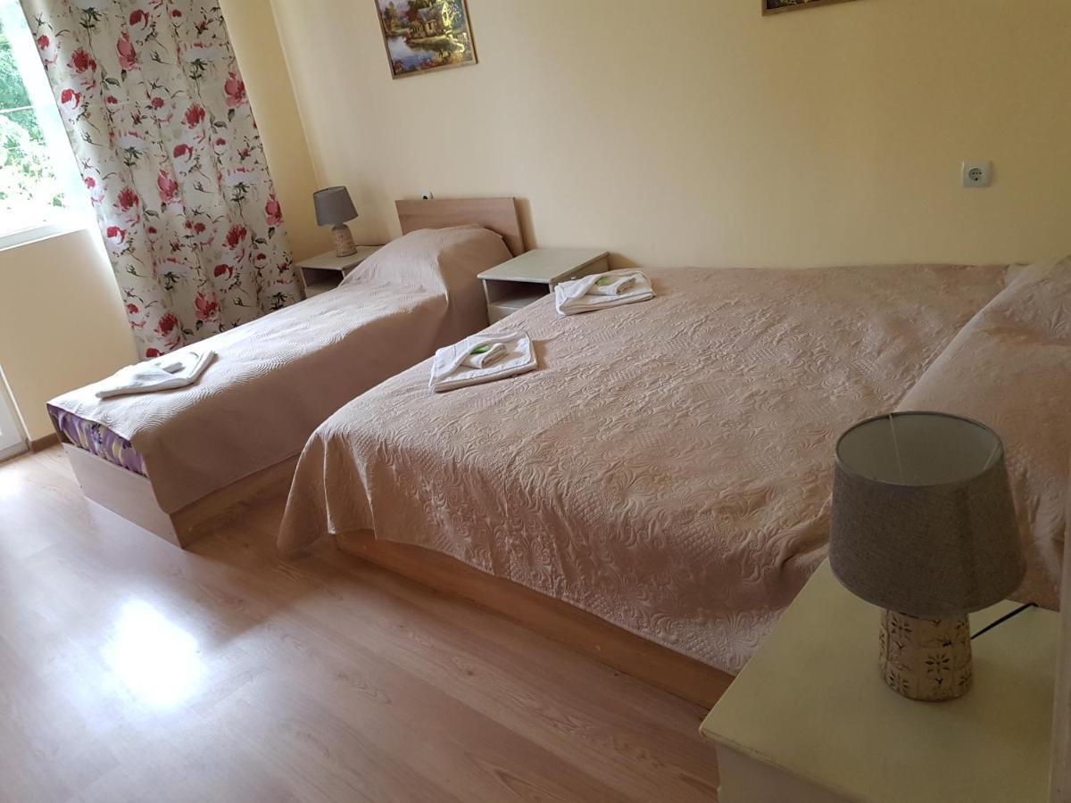 Къща За Гости Саня Hotel Kavarna Bagian luar foto